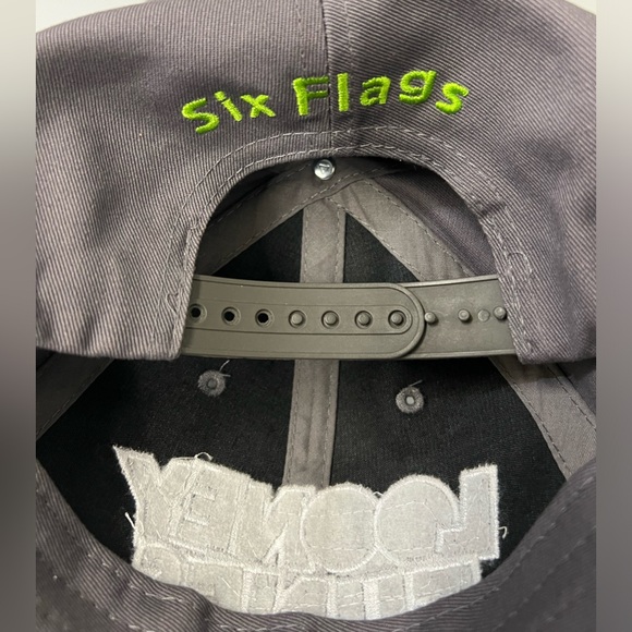 Six Flags - Looney Tunes - Baseball Caps for Men - Picture 5 of 8